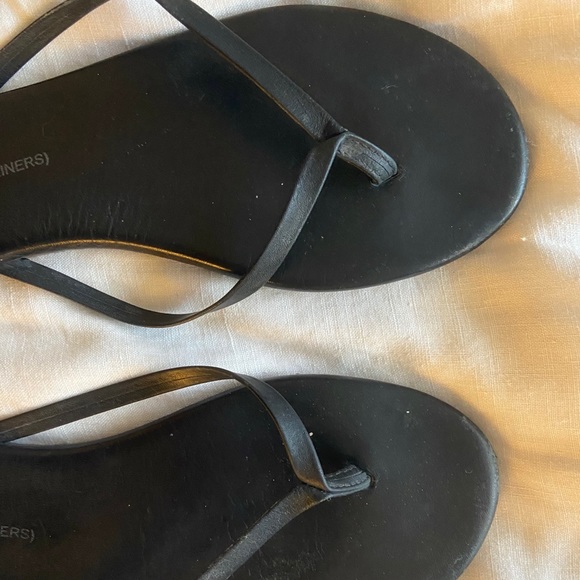 *RESERVED* TKEES Leather Liner Flip Flops - Picture 4 of 6